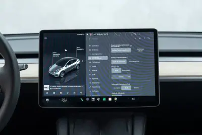 Tesla Model Y 2023 - 35950 EUR, 57000 km - 57000km - foto 32 de 49