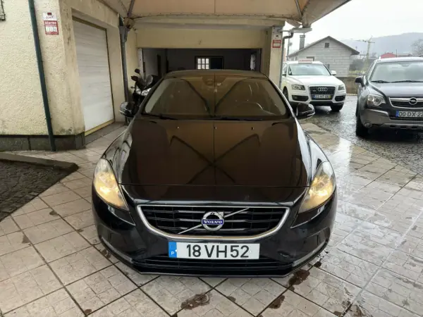 Volvo V40 2014 - 10950 EUR, 203325 km - AUTO.MOTO.pt - 203325km - foto 10 de 32