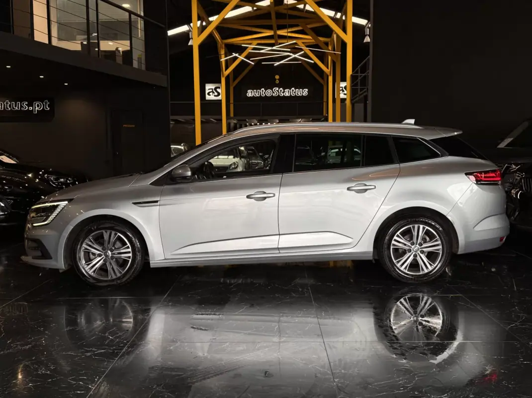 Renault Mégane Sport Tourer 2021 - 14990 EUR, 171050 km - AUTO.MOTO.pt - 171050km - foto 8 de 32