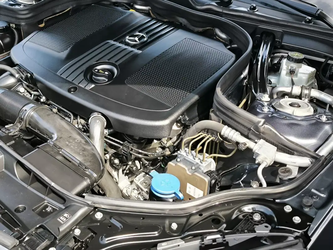 Mercedes-Benz E 250 2013 - 12950 EUR, 369000 km - AUTO.MOTO.pt - 369000km - foto 40 de 41