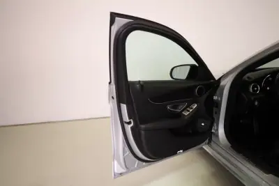 Mercedes-Benz C 200 2019 - 26990 EUR, 136463 km - AUTO.MOTO.pt - 136463km - foto 18 de 43