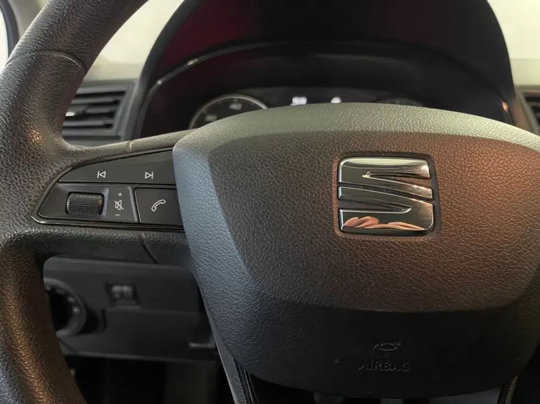 SEAT Ibiza 2019 - 10950 EUR, 170000 km - AUTO.MOTO.pt - 170000km - foto 17 de 28