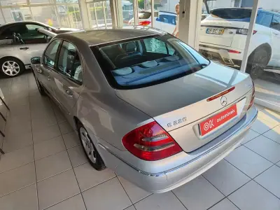 Mercedes-Benz E 220 2003 - 5500 EUR, 500000 km - AUTO.MOTO.pt - 500000km - foto 8 de 37