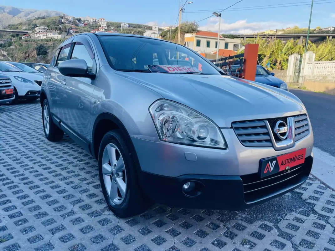 Nissan Qashqai 2008 - 8950 EUR, 222875 km - AUTO.MOTO.pt - 222875km - foto 1 de 12