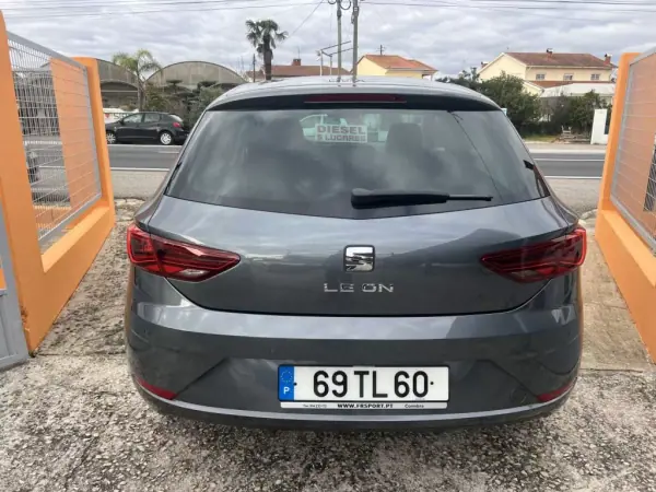 SEAT Leon 2017 - 13450 EUR, 149577 km - AUTO.MOTO.pt - 149577km - foto 11 de 26