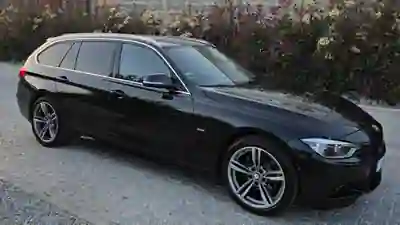 BMW 320 2012 - 15750 EUR, 256800 km - AUTO.MOTO.pt - 256800km - foto 4 de 12