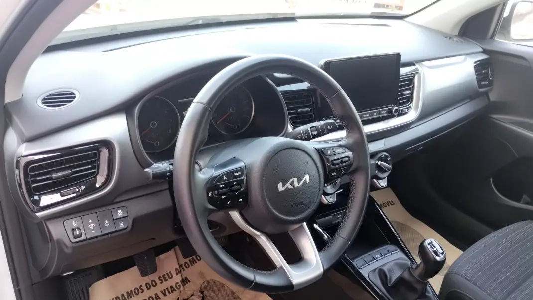 Kia Stonic 2022 - 15500 EUR, 87000 km - AUTO.MOTO.pt - 87000km - foto 15 de 35