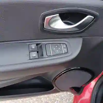 Renault Clio Sport Tourer 2019 - 12900 EUR, 109856 km - 109856km - foto 13 de 15