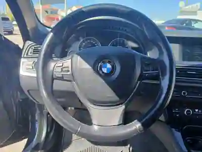 BMW 520 Gran Turismo 2011 - 12800 EUR, 321711 km - AUTO.MOTO.pt - 321711km - foto 6 de 11