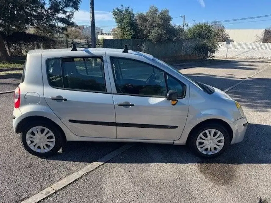 Renault Modus 2005 - 2500 EUR, 284633 km - AUTO.MOTO.pt - 284633km - foto 3 de 17