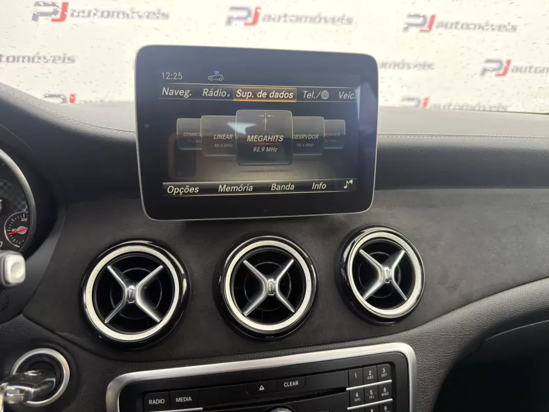 Mercedes-Benz A 180 2018 - 20990 EUR, 118769 km - AUTO.MOTO.pt - 118769km - foto 22 de 23