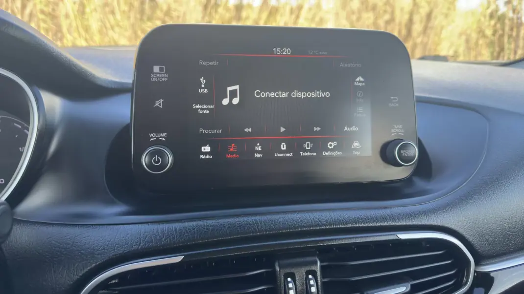 Fiat Tipo 2022 - 13490 EUR, 72000 km - AUTO.MOTO.pt - 72000km - foto 11 de 20