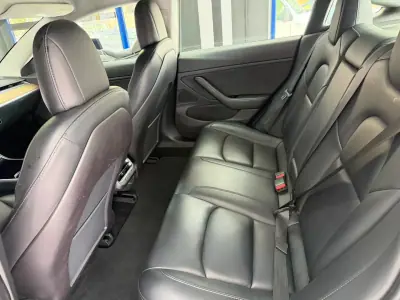 Tesla Model 3 2019 - 28500 EUR, 74000 km - AUTO.MOTO.pt - 74000km - foto 10 de 26