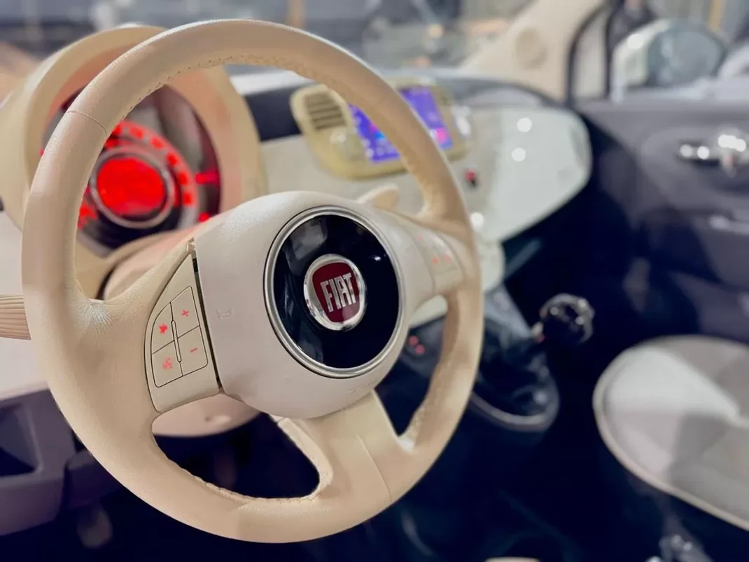 Fiat 500 2015 - 10900 EUR, 127625 km - AUTO.MOTO.pt - 127625km - foto 14 de 29