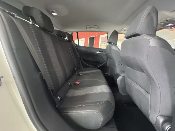 Peugeot 308 2019 - 16500 EUR, 74173 km - AUTO.MOTO.pt - 74173km - foto 11 de 20