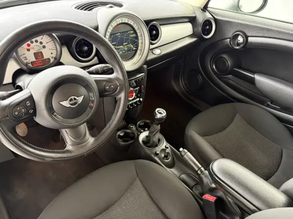 MINI Clubman 2014 - 11990 EUR, 156826 km - AUTO.MOTO.pt - 156826km - foto 14 de 15