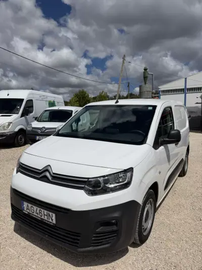 Citroën Berlingo 2021 - 10870 EUR, 166890 km - AUTO.MOTO.pt - 166890km - foto 3 de 16