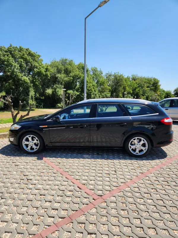 Ford Mondeo SW 2009 - 6900 EUR, 155100 km - AUTO.MOTO.pt - 155100km - foto 4 de 15