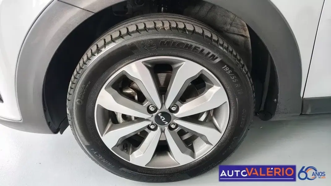 Kia Stonic 2024 - 17950 EUR, 41486 km - 41486km - foto 23 de 25