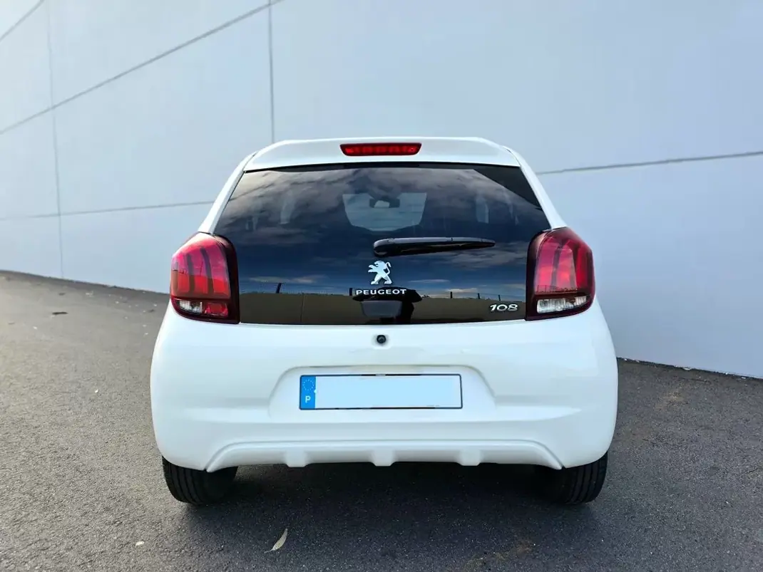 Peugeot 108 2014 - 6750 EUR, 58030 km - AUTO.MOTO.pt - 58030km - foto 5 de 28
