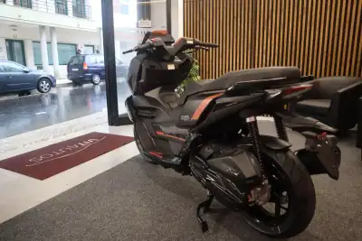 2025 - 2990 EUR, 1 km - AUTO.MOTO.pt - 1km - foto 2 de 12