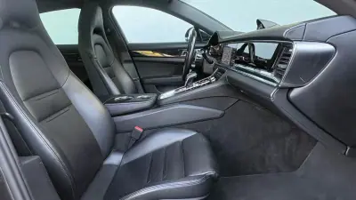 Porsche Panamera 2020 - 69900 EUR, 109000 km - AUTO.MOTO.pt - 109000km - foto 11 de 16