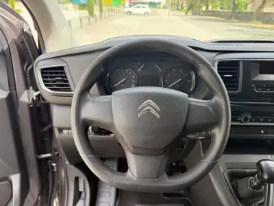 Citroën Spacetourer 2018 - 20999 EUR, 173000 km - AUTO.MOTO.pt - 173000km - foto 14 de 21