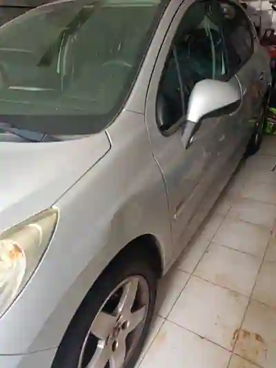 Peugeot 207 2011 - 5750 EUR, 52407 km - foto 2 de 6
