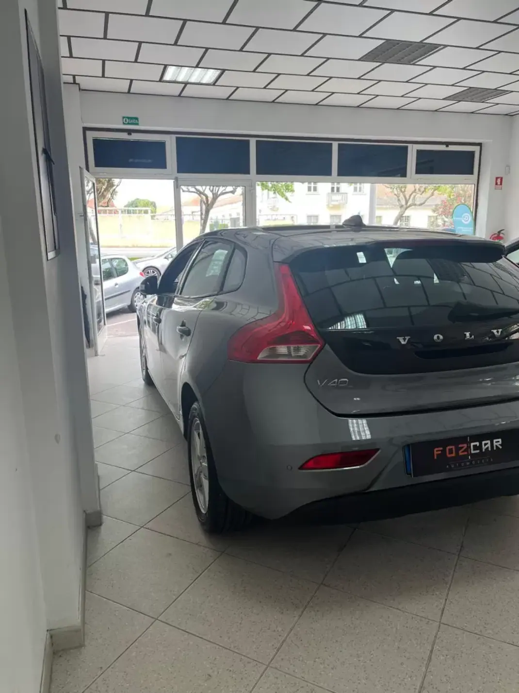 Volvo V40 2016 - 12750 EUR, 126641 km - 126641km - foto 5 de 11