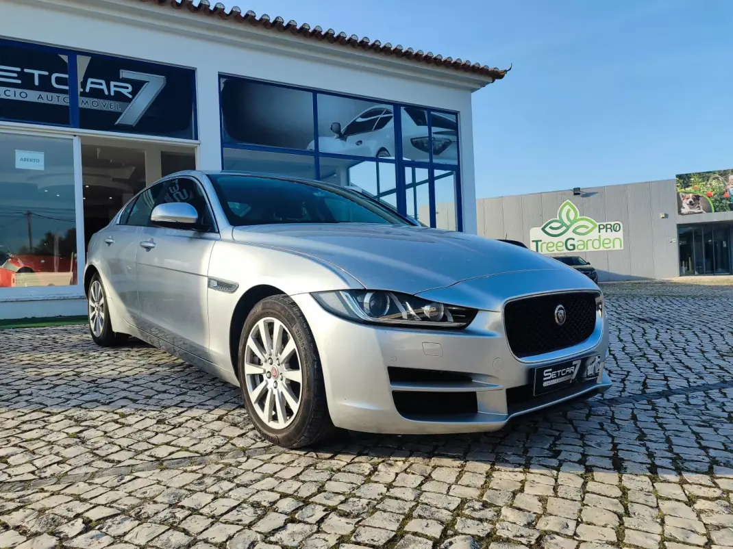 Jaguar XE 2016 - 15900 EUR, 120000 km - AUTO.MOTO.pt - 120000km - foto 2 de 22