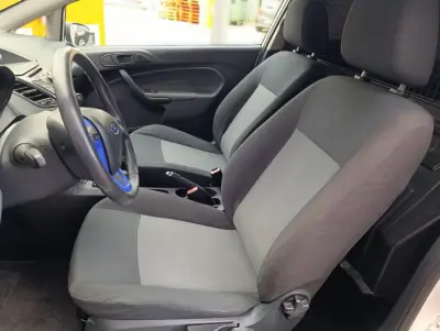 Ford Fiesta 1.4 TDCI 2010 - 3900 EUR, 261197 km - AUTO.MOTO.pt - 261197km - foto 15 de 18