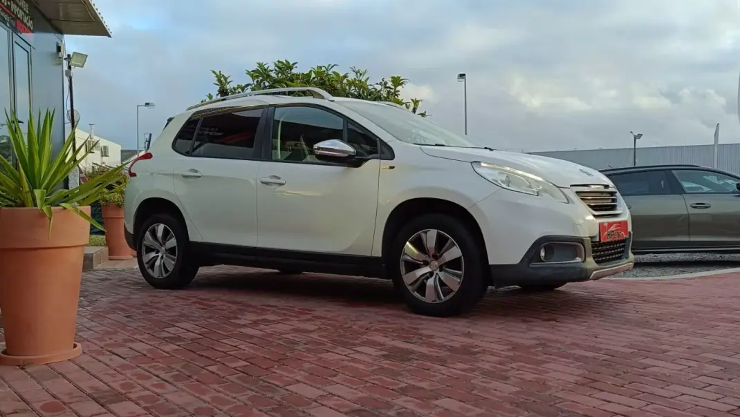 Peugeot 2008 2015 - 12990 EUR, 154000 km - AUTO.MOTO.pt - 154000km - foto 29 de 37