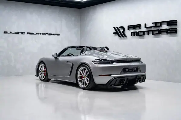 Porsche 718 Spyder 2020 - 124950 EUR, 16000 km - AUTO.MOTO.pt - 16000km - foto 12 de 52