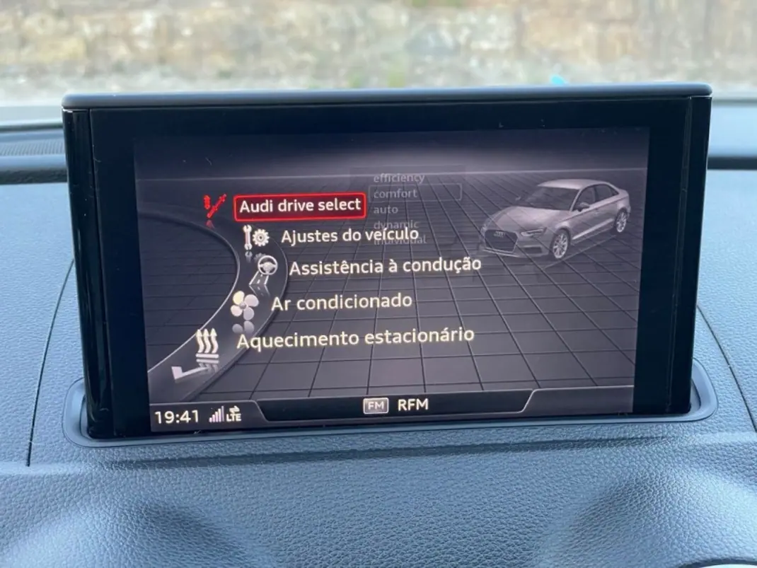 Audi A3 Limousine 2019 - 24999 EUR, 107600 km - AUTO.MOTO.pt - 107600km - foto 25 de 43