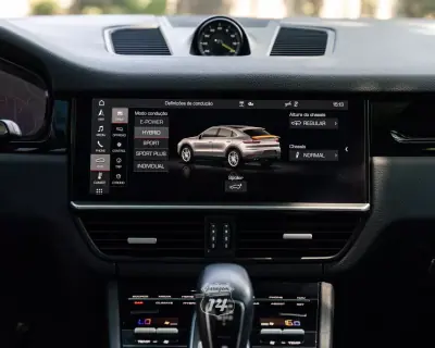 Porsche Cayenne Coupé 2021 - 73990 EUR, 30630 km - AUTO.MOTO.pt - 30630km - foto 34 de 56