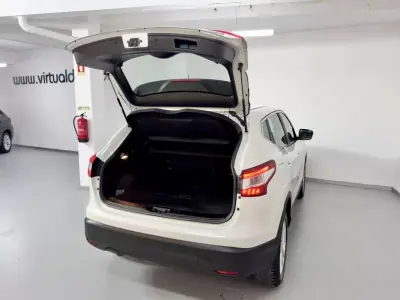 Nissan Qashqai 2015 - 13750 EUR, 96000 km - AUTO.MOTO.pt - 96000km - foto 41 de 45