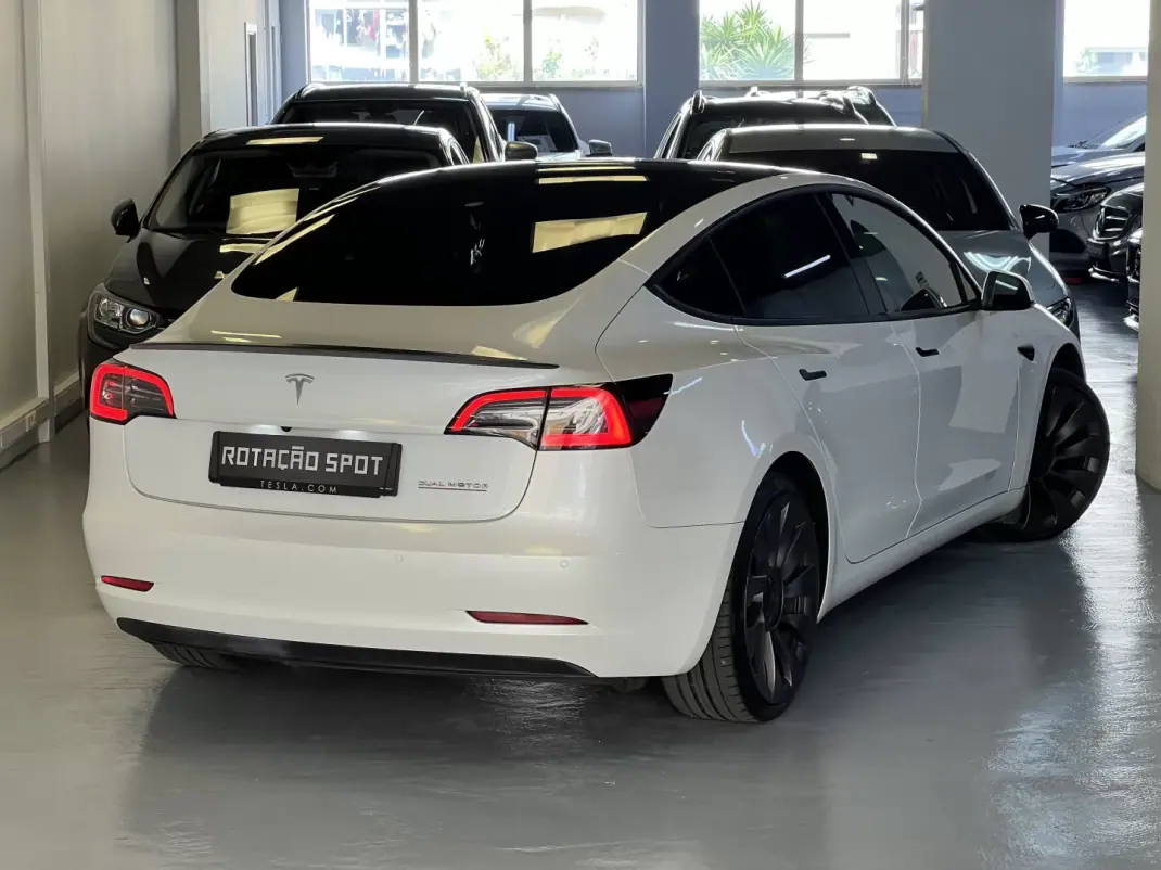 Tesla Model 3 2021 - 31990 EUR, 85000 km - AUTO.MOTO.pt - 85000km - foto 2 de 45