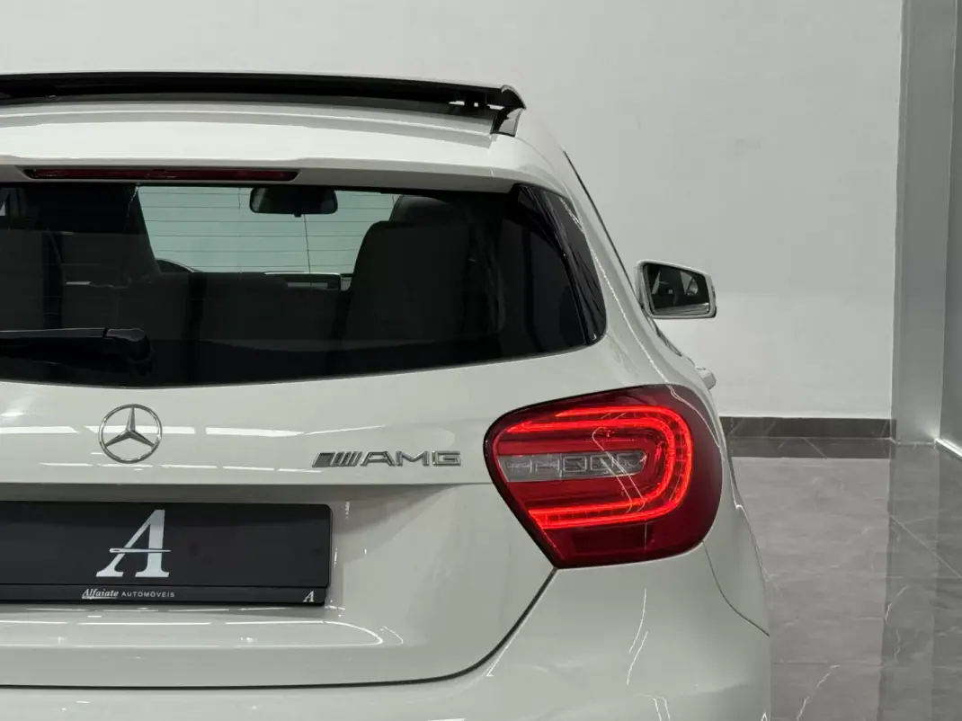 Mercedes-Benz A 180 2015 - 18990 EUR, 117000 km - AUTO.MOTO.pt - 117000km - foto 10 de 36
