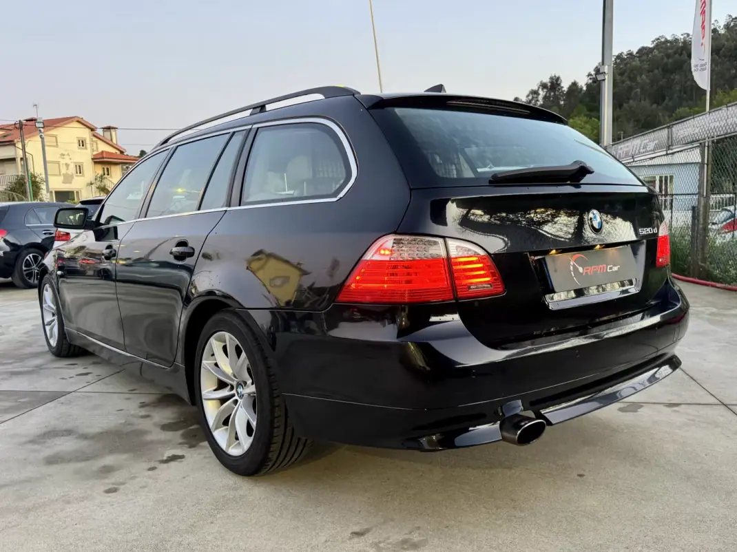 BMW 520 2008 - 7999 EUR, 320000 km - AUTO.MOTO.pt - 320000km - foto 12 de 26