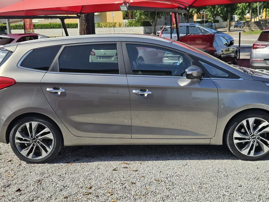 Kia Carens 2018 - 17700 EUR, 104900 km - 104900km - foto 4 de 52