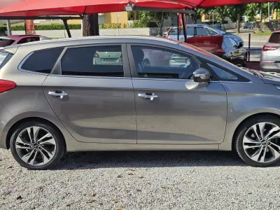 Kia Carens 2018 - 17700 EUR, 104900 km - AUTO.MOTO.pt - 104900km - foto 4 de 52