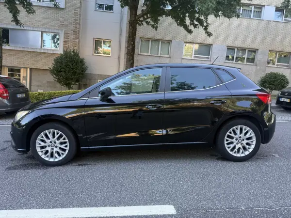 SEAT Ibiza 2017 - 9450 EUR, 168000 km - AUTO.MOTO.pt - 168000km - foto 9 de 10
