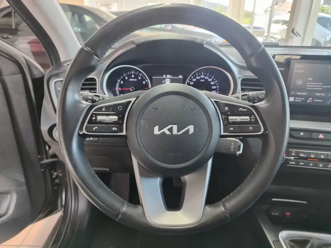 Kia XCeed 2022 - 17500 EUR, 68000 km - 68000km - foto 25 de 37