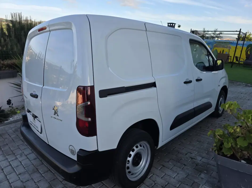 Peugeot Partner 2019 - 14900 EUR, 73560 km - AUTO.MOTO.pt - 73560km - foto 27 de 52