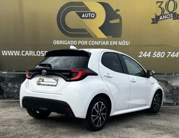 Toyota Yaris 2021 - 21400 EUR, 91340 km - AUTO.MOTO.pt - 91340km - foto 4 de 12