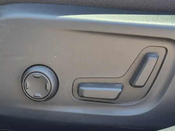 Polestar 2 2023 - 29990 EUR, 59608 km - AUTO.MOTO.pt - 59608km - foto 30 de 46