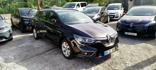 Renault Mégane 2019 - 16950 EUR, 140000 km - AUTO.MOTO.pt - 140000km - foto 3 de 9