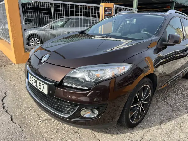 Renault Mégane Sport Tourer 2012 - 6450 EUR, 245827 km - AUTO.MOTO.pt - 245827km - foto 3 de 14