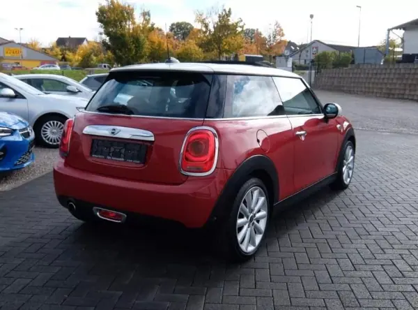 MINI Cooper 2016 - 14990 EUR, 148000 km - AUTO.MOTO.pt - 148000km - foto 4 de 20