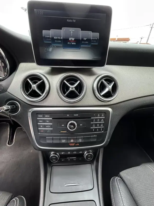 Mercedes-Benz CLA 200 2015 - 15500 EUR, 273015 km - 273015km - foto 15 de 22